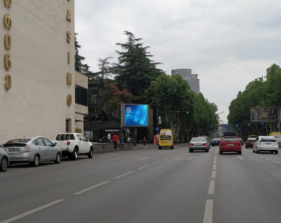 მონიტორი კოსტავას ქუჩაზე